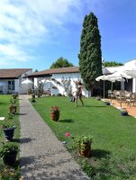 1403616482-grenouillere-chambre04
