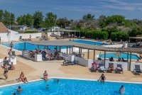Camping_La Brise de Camargue_espace aquatique bassin