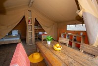 Camping_Le Clos du Rhône_location tente amenagée