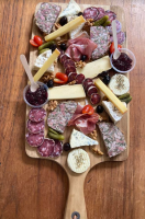 66472b372b6cb-planche-charcuterie-manade